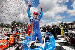 Le vainqueur Scott Dixon, Chip Ganassi Racing Honda