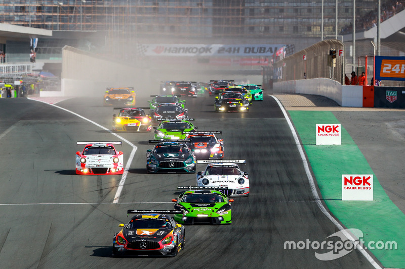 Start action, #2 Black Falcon Mercedes AMG GT3: Khaled Al Qubaisi, Jeroen Bleekemolen, Patrick Assen