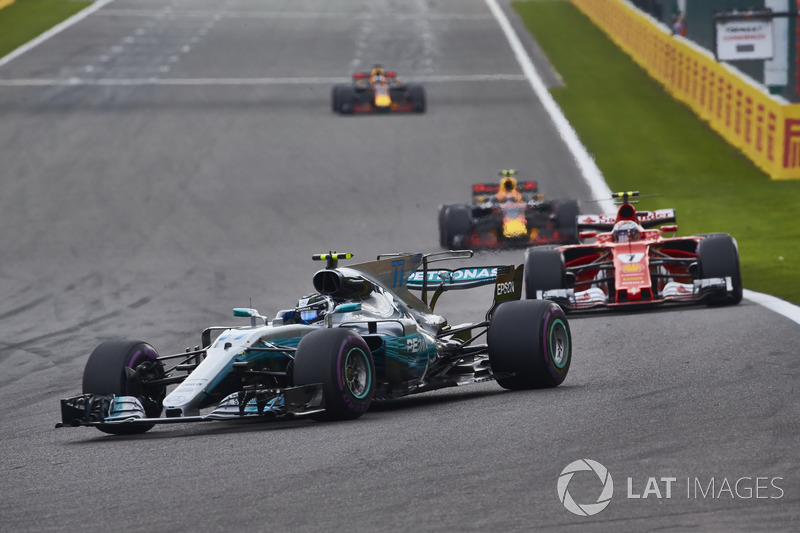 Valtteri Bottas, Mercedes AMG F1 W08, Kimi Raikkonen, Ferrari SF70H, Max Verstappen, Red Bull Racing