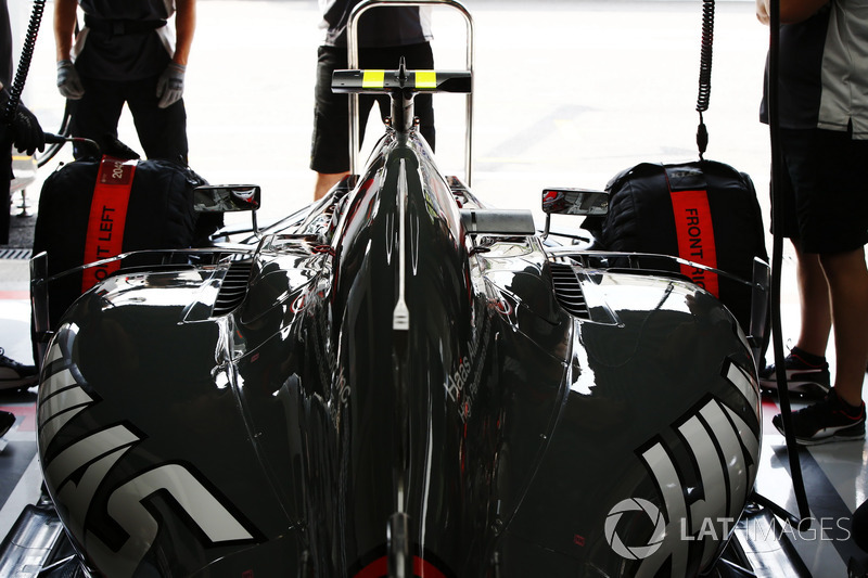 La monoposto di Kevin Magnussen, Haas F1 Team VF-17