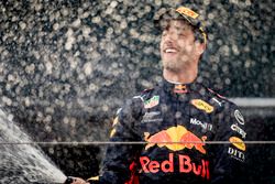 Il vincitore della gara Daniel Ricciardo, Red Bull Racing