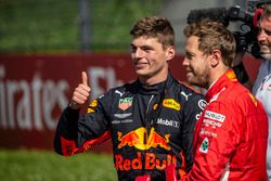 Racewinnaar Max Verstappen, Red Bull Racing en Sebastian Vettel, Ferrari in parc ferme