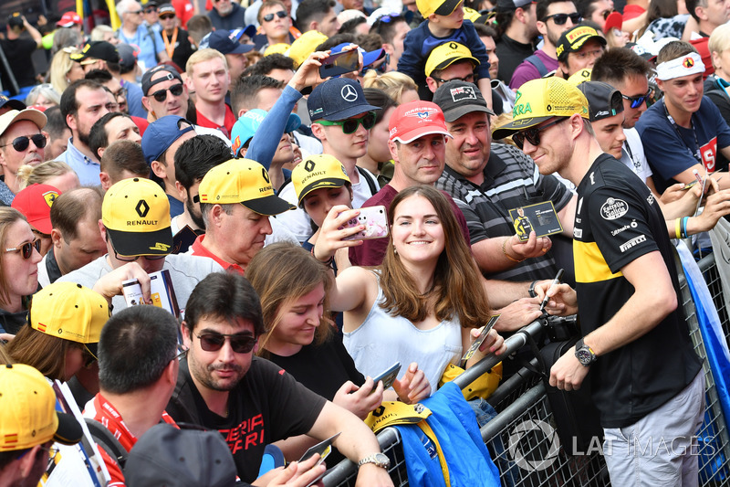 Rajongós csütörtök Barcelonában - F1 2018