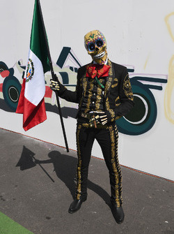 Disfraz de Día de Muertos y bandera de México