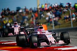 Esteban Ocon, Sahara Force India F1 VJM10, Sergio Perez, Sahara Force India F1 VJM10