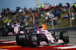 Esteban Ocon, Sahara Force India F1 VJM10, Sergio Perez, Sahara Force India F1 VJM10