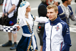 Sergey Sirotkin, Williams Racing, en el desfile de pilotos