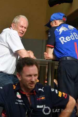 Спортивный консультант Red Bull Хельмут Марко и руководитель Scuderia Toro Rosso Франц Тост