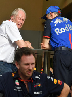Спортивный консультант Red Bull Хельмут Марко и руководитель Scuderia Toro Rosso Франц Тост