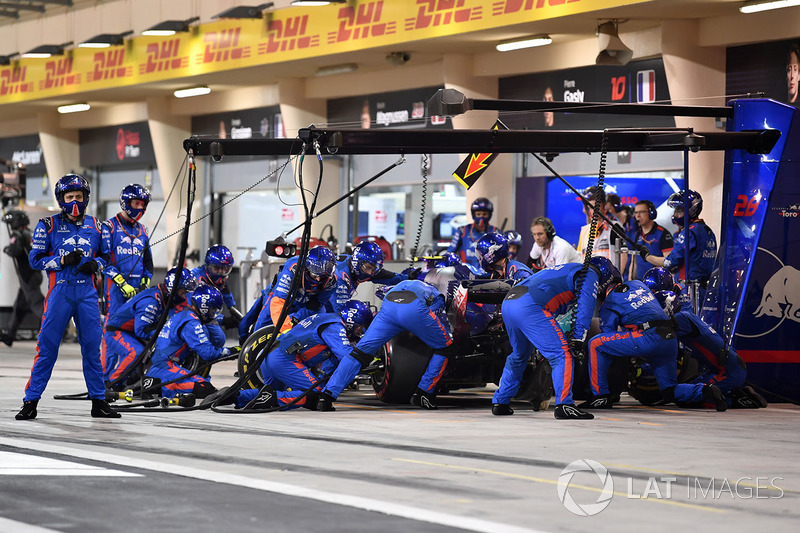Пит-стоп: Брендон Хартли, Scuderia Toro Rosso STR13