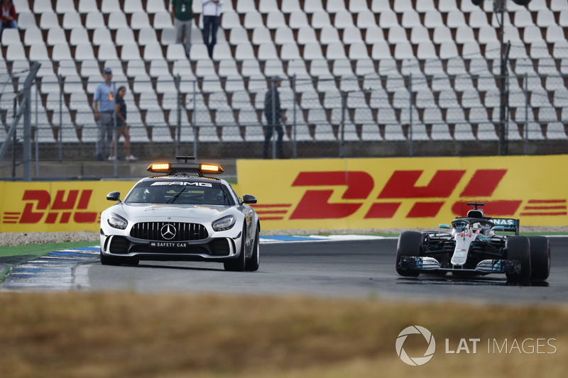 Автомобиль безопасности и Льюис Хэмилтон, Mercedes AMG F1 W09