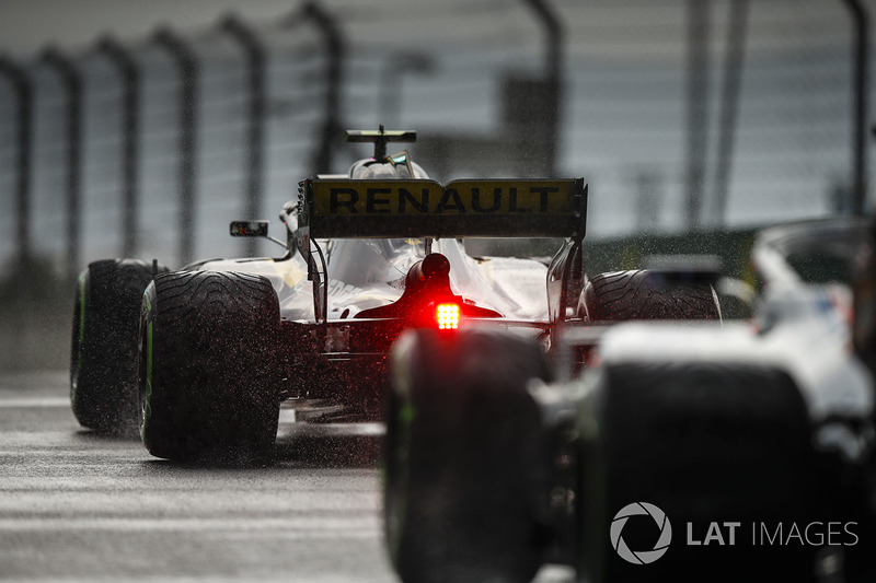 5: Carlos Sainz Jr., Renault Sport F1 Team R.S. 18, 1'36.743