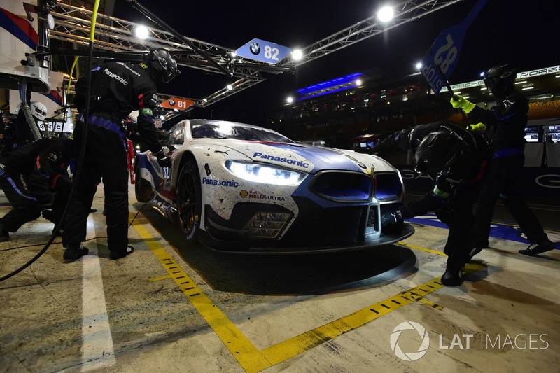 #82 BMW Team MTEK BMW M8 GTE: Antonio Felix da Costa, Alexander Sims, Augusto Farfus, pit stop