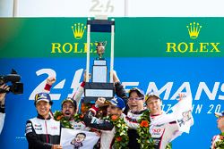 Overall podium: winners Sébastien Buemi, Kazuki Nakajima, Fernando Alonso, Toyota Gazoo Racing