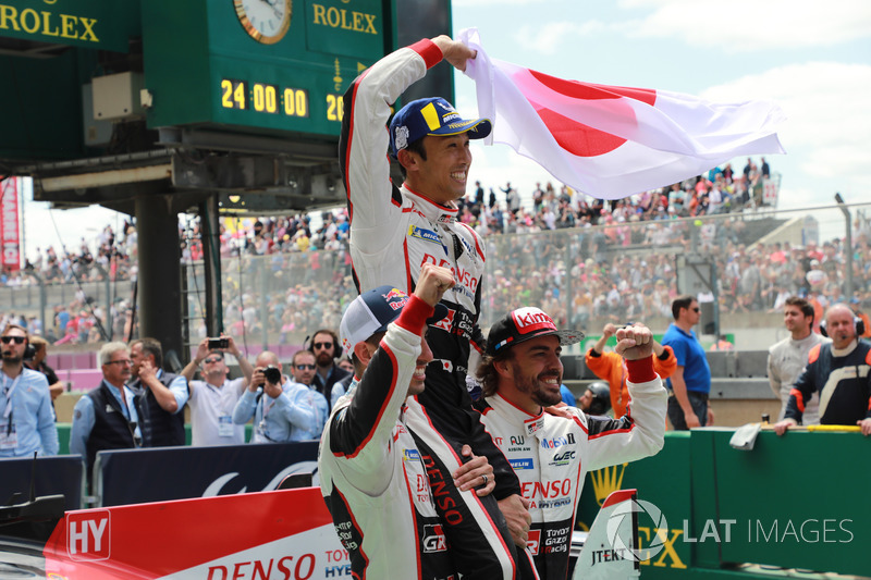 Winners #8 Toyota Gazoo Racing Toyota TS050: Sébastien Buemi, Kazuki Nakajima, Fernando Alonso