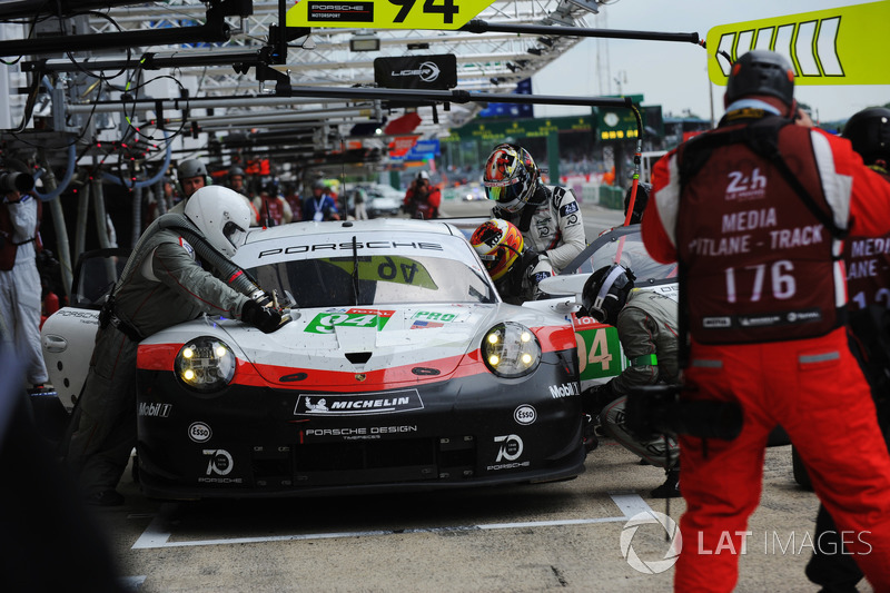 #94 Porsche GT Team Porsche 911 RSR: Romain Dumas, Timo Bernhard, Sven Müller
