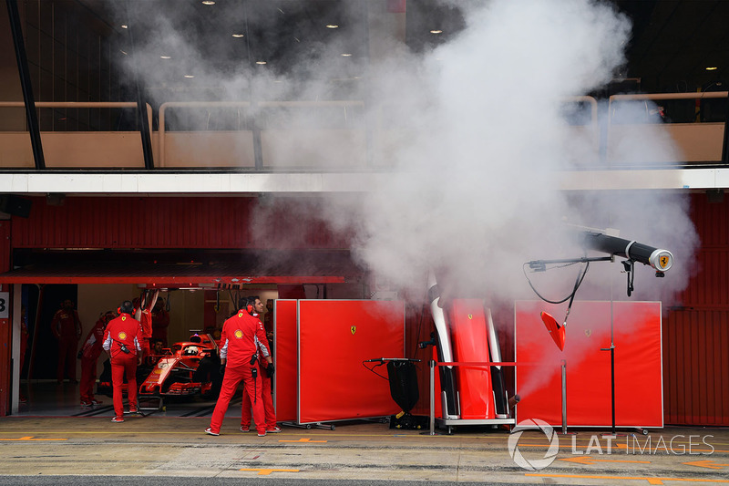 Fumo dal garage Ferrari