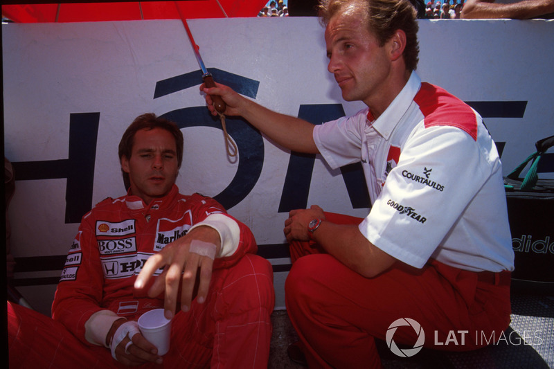 Gerhard Berger, McLaren relaxes with fitness guru Josef Lebere