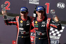 Les vainqueurs Thierry Neuville, Nicolas Gilsoul, Hyundai i20 Coupe WRC, Hyundai Motorsport