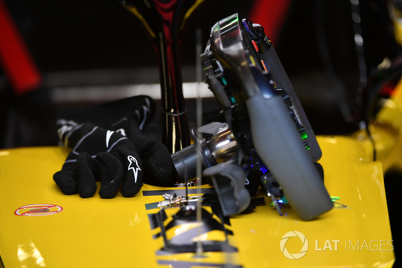 Renault Sport F1 Team R.S. 18 steering wheel