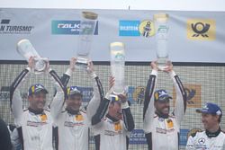 Podium: Race winners #912 Manthey Racing Porsche 911 GT3 R: Richard Lietz, Patrick Pilet, Frédéric Makowiecki, Nick Tandy