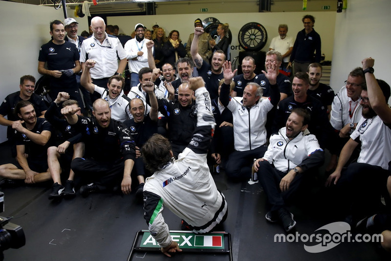 Alex Zanardi, BMW Team RMR with the team