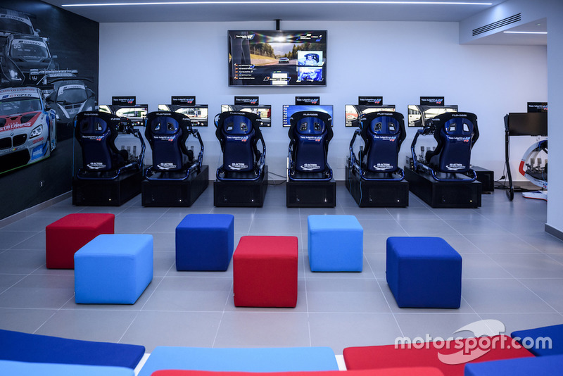 Corer por diversión y el simracing son cosas muy distintas