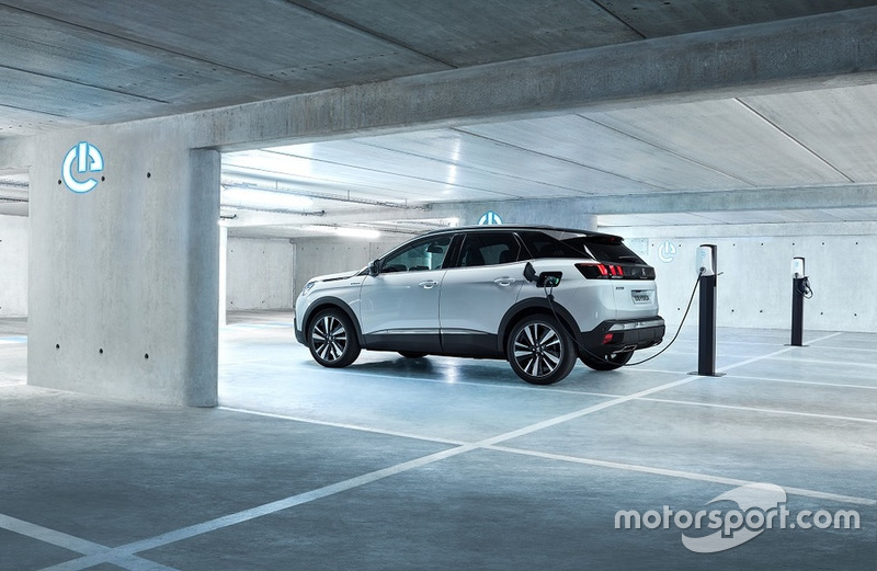 Peugeot 3008 з двигуном Plug-in Hybrid