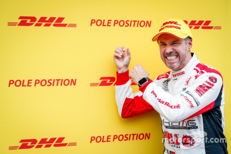 Ganador de la pole Tiago Monteiro, KCMG Honda Civic Type R TCR  