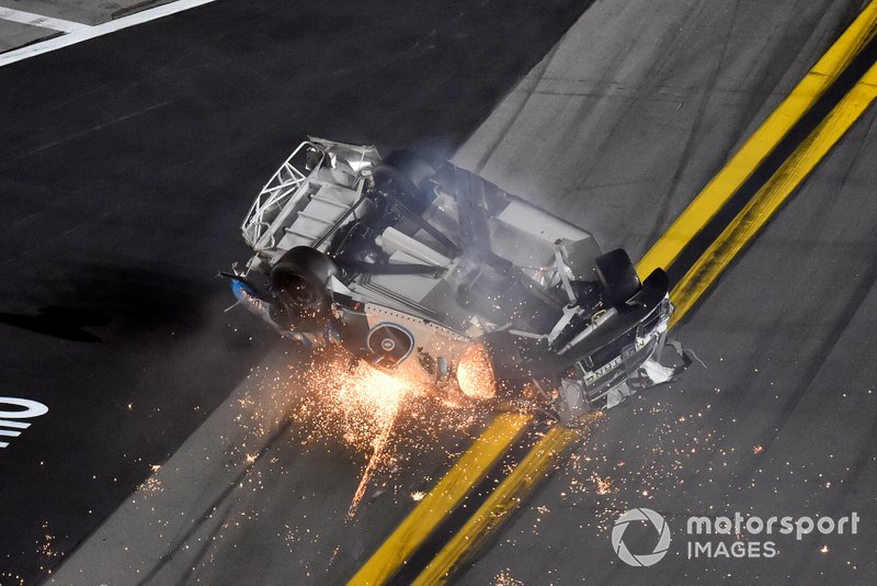 El accidente de Ryan Newman, Roush Fenway Racing, Ford Mustang Koch Industries