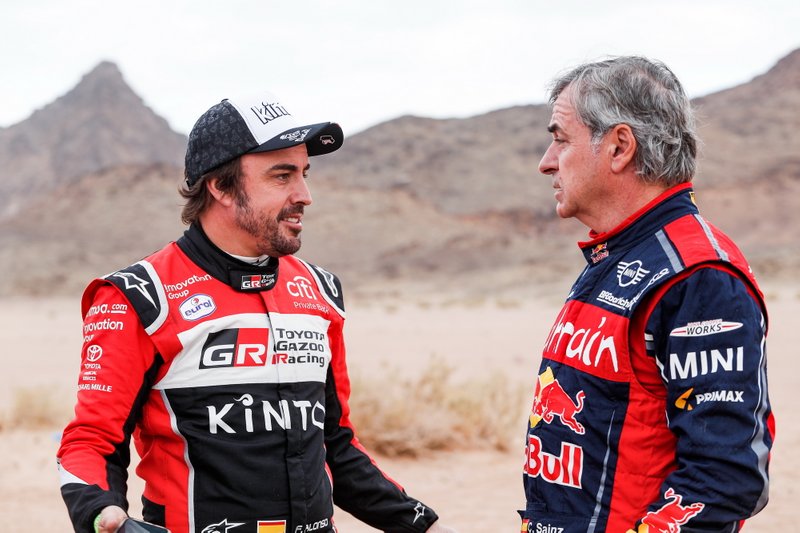 #310 Toyota Gazoo Racing: Fernando Alonso, #305 JCW X-Raid Team: Carlos Sainz