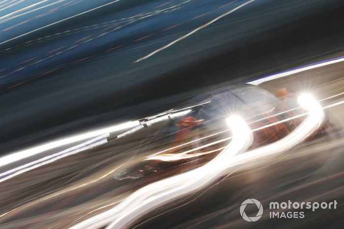 #86 Gulf Racing Porsche 911 RSR: Michael Wainwright, Benjamin Barker, Andrew Watson