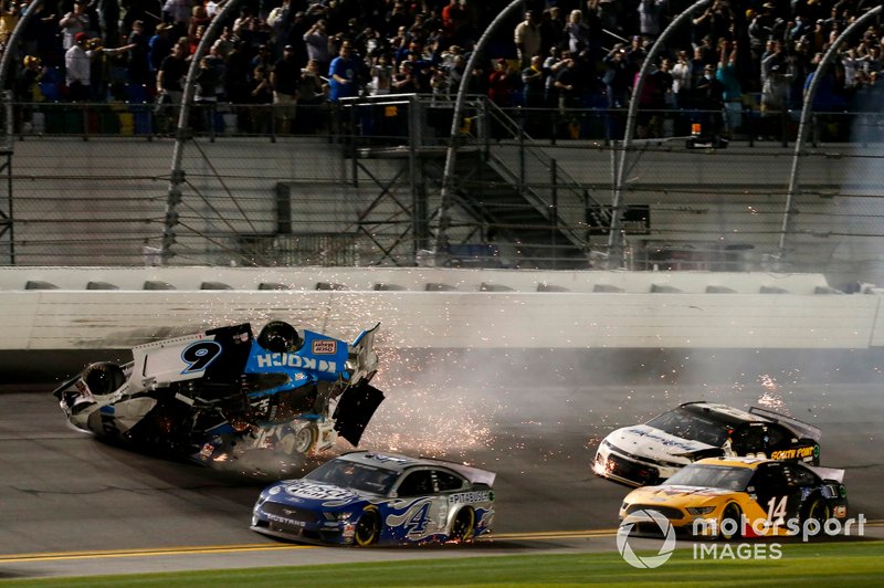 Choque de Ryan Newman, Roush Fenway Racing, Ford Mustang Koch Industries