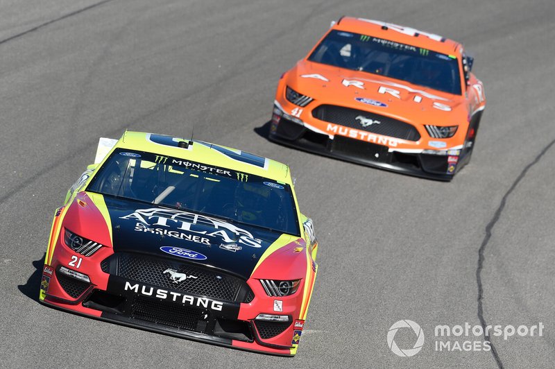 Paul Menard, Wood Brothers Racing, Ford Mustang Menards / Atlas, Daniel Suarez, Stewart-Haas Racing, Ford Mustang ARRIS