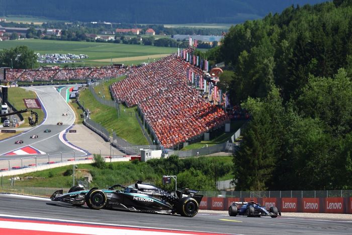 George Russell, Mercedes, Alexander Albon, Williams
