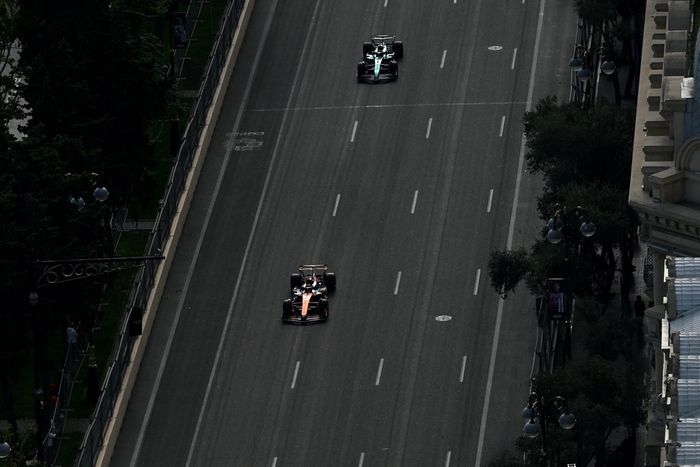 Oscar Piastri, McLaren, Lance Stroll, Aston Martin Racing