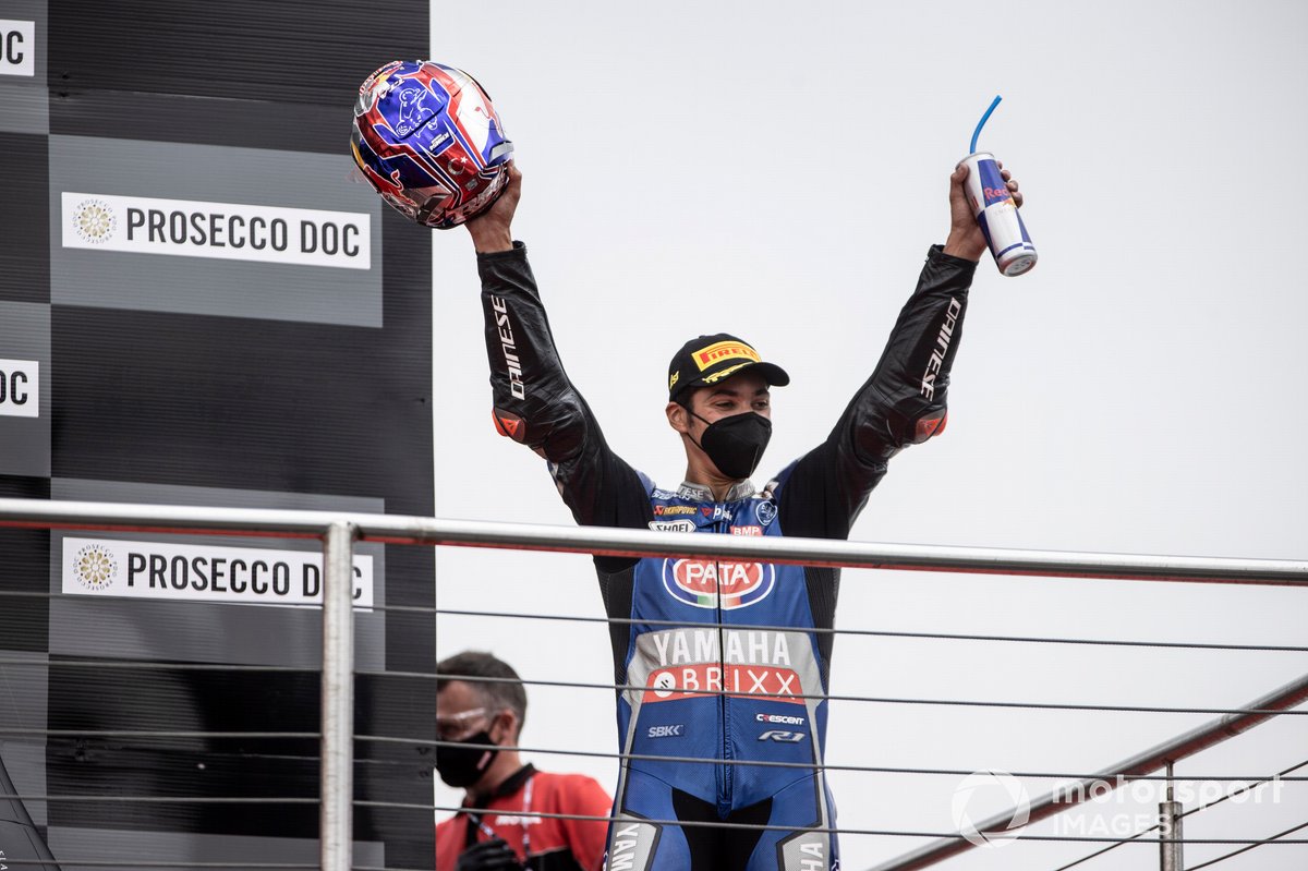 Podio: il vincitore della gara Toprak Razgatlioglu, PATA Yamaha WorldSBK Team