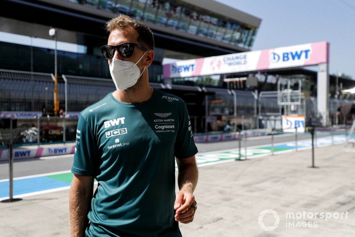 Sebastian Vettel, Aston Martin, recorre la pista del Red Bull Ring