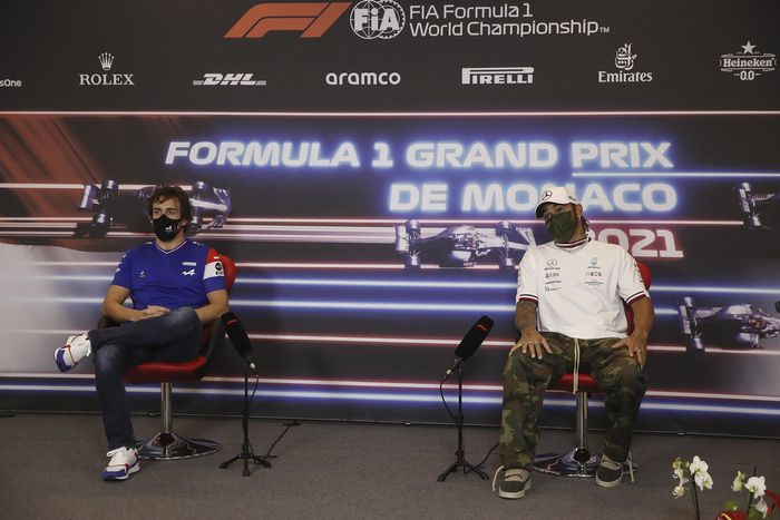 Fernando Alonso, Alpine F1, y Lewis Hamilton, Mercedes