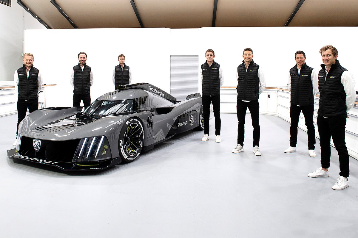 Kevin Magnussen, Jean-Eric Vergne, James Rossiter, Paul di Resta, Mikkel Jensen, Loic Duval, Gustavo Menezes con el Peugeot 9X8