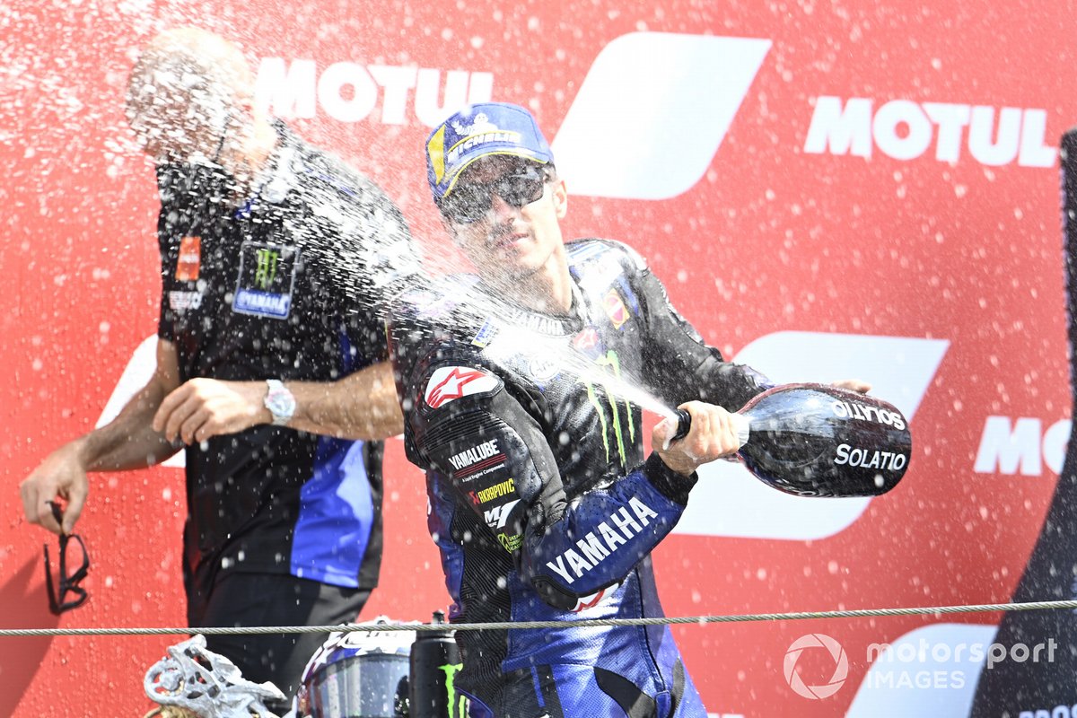 Podio: segundo lugar Maverick Viñales, Yamaha Factory Racing