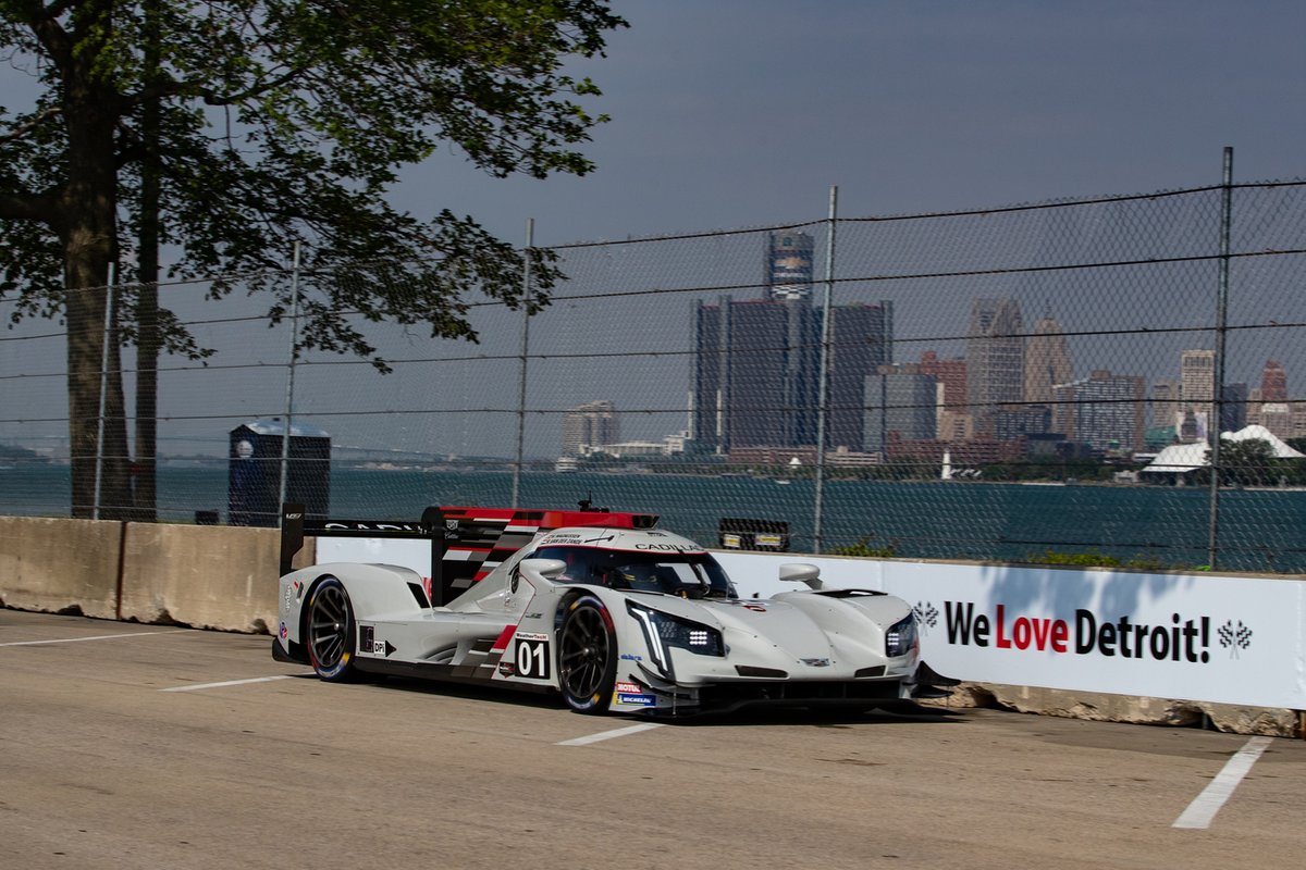 #01 Chip Ganassi Racing Cadillac DPi: Renger van der Zande, Kevin Magnussen