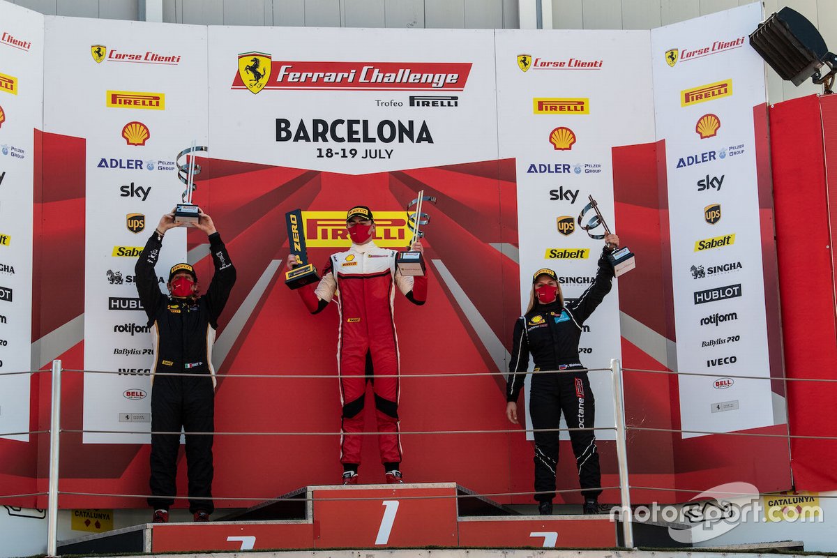 Podio: il vincitore di gara2 Thomas Neubauer, Team Charles Pozzi, secondo posto Emanuele Maria Tabacchi Rossocorsa, terzo posto Fabienne Wohlwend Octane 126