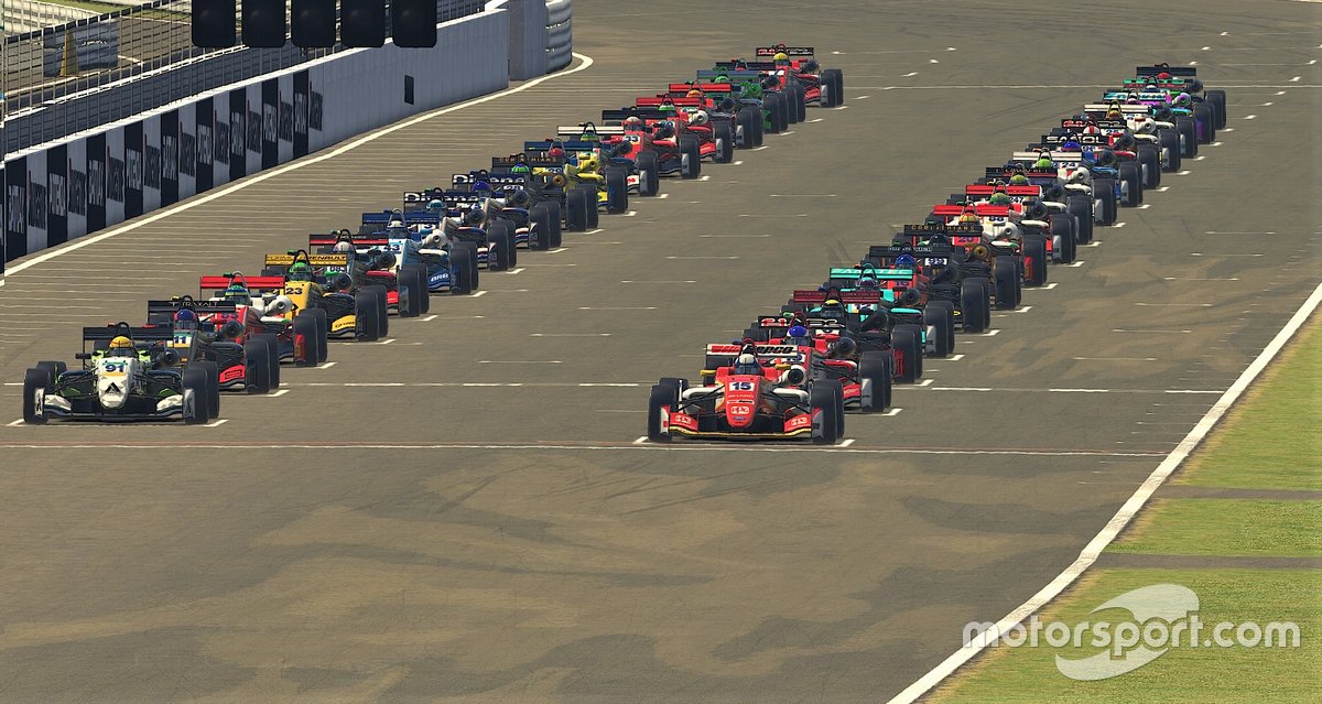 Erick Goldner no Desafio Virtual das Estrelas: na frente do grid em Suzuka