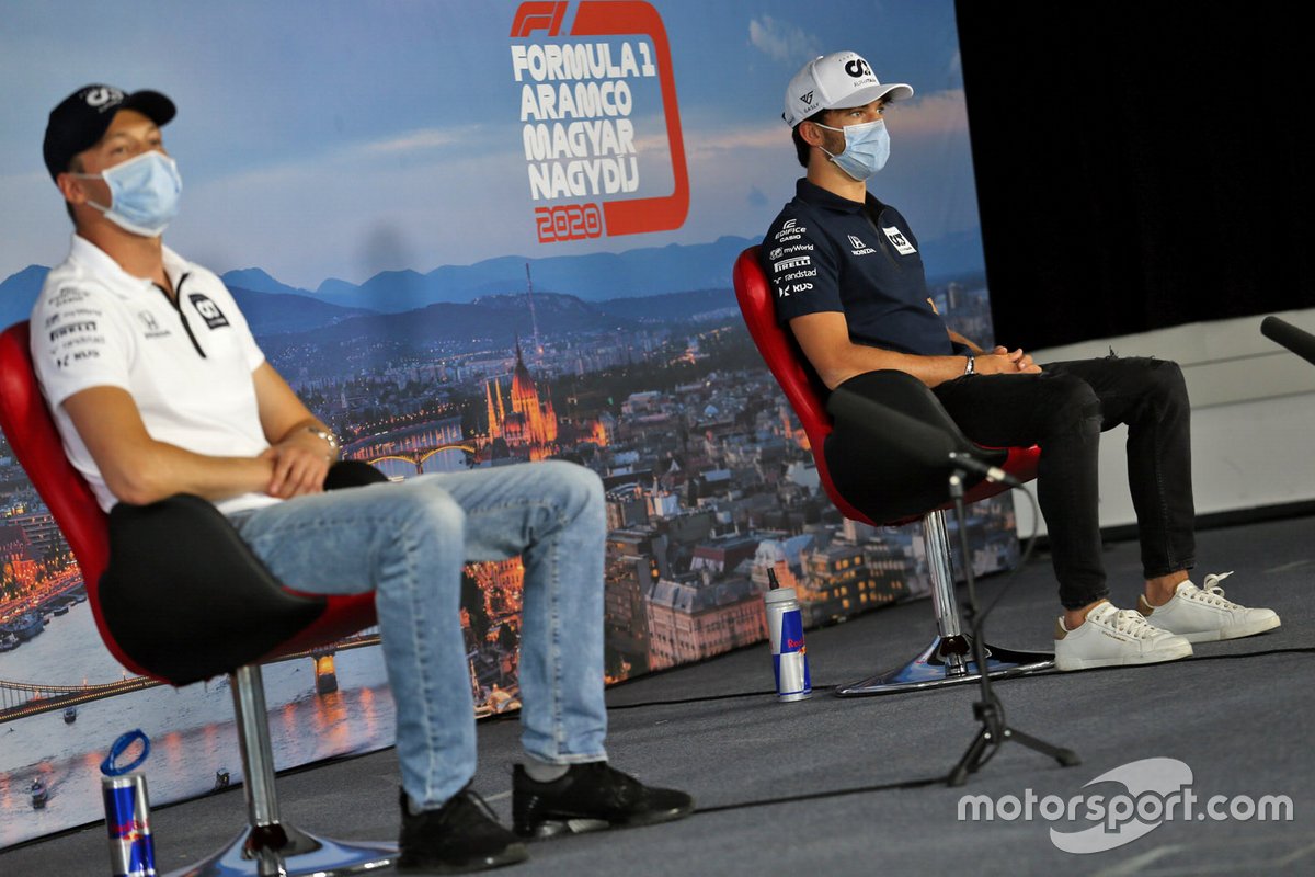 Daniil Kvyat, AlphaTauri y Pierre Gasly, AlphaTauri en la conferencia de prensa
