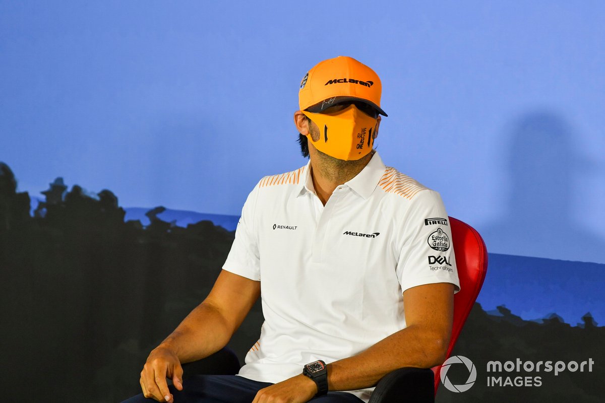 Carlos Sainz Jr., McLaren en la conferencia de prensa
