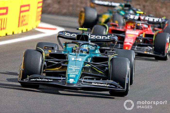 Fernando Alonso, Aston Martin AMR23, Carlos Sainz, Ferrari SF-23