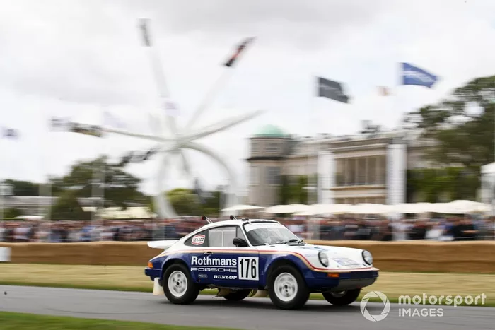 Un Porsche 953 París-Dakar de Rothmans