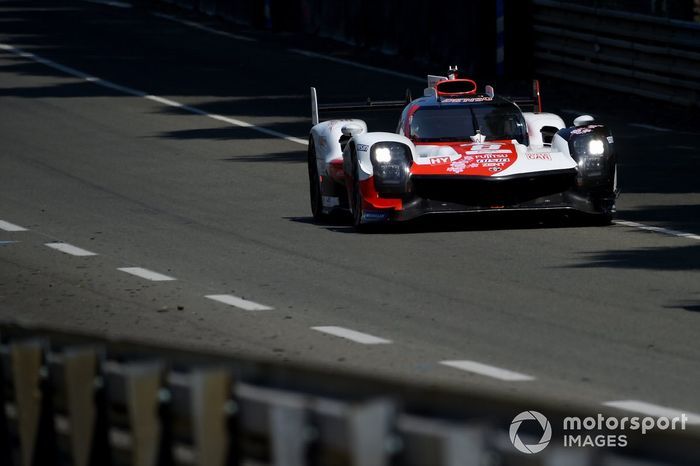 #8 Toyota Gazoo Racing Toyota GR010 - Híbrido de Sébastien Buemi, Brendon Hartley, Ryo Hirakawa