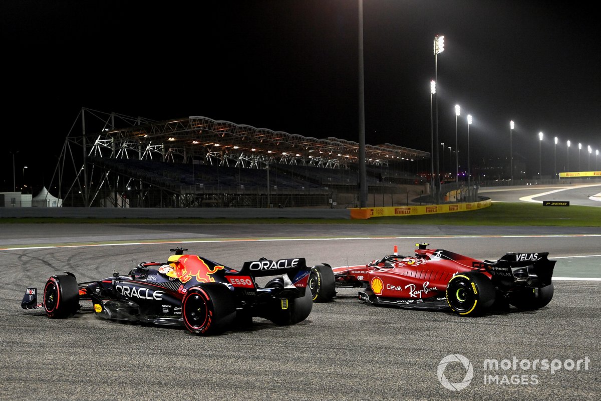 Carlos Sainz Jr., Ferrari F1-75, Max Verstappen, Red Bull Racing RB18